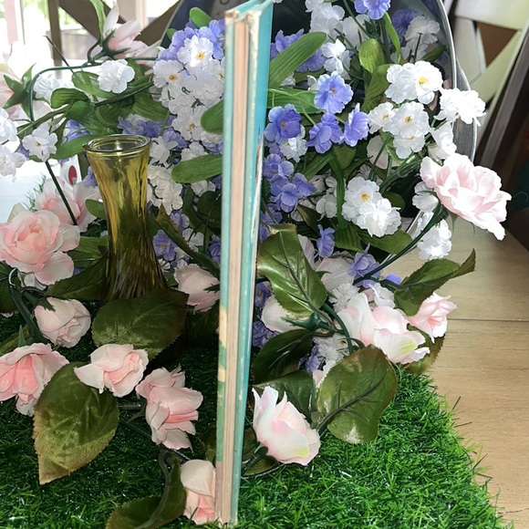 Vintage Disney Book "Peter and the Wolf" Written in 1974 - Picture 10 of 13